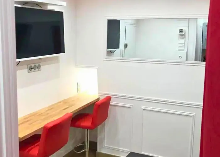 Pretty Flat In Apartment Paris