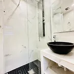 Cute Paris, Near Champs-elyssees Апартаменты